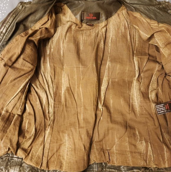 Danier authentic leather jacket - Picture 5 of 14